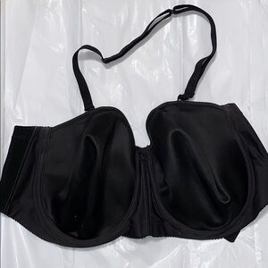 EUC Elila Molded Strapless Black Bra 4820 in 46E